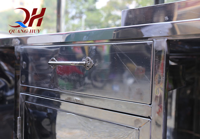 Xe bánh mì kèm theo hộc tủ để đồ tiện dụng Xe bánh mì kèm theo hộc tủ để đồ tiện dụng