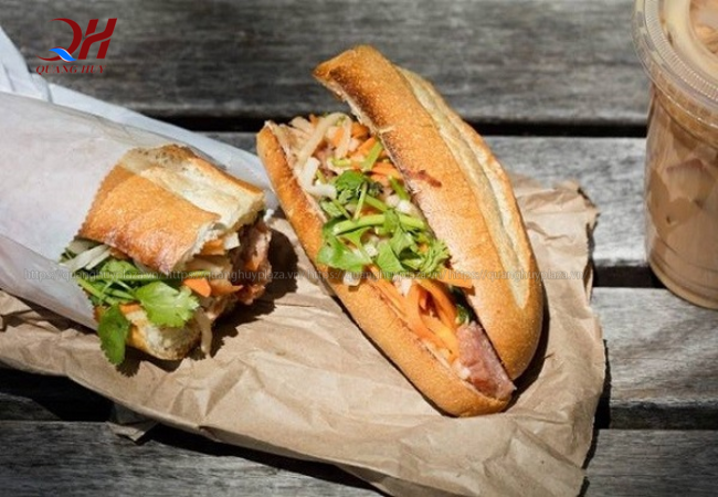 Bánh mì thịt là món ăn được khá nhiều người yêu thích Bánh mì thịt là món ăn được khá nhiều người yêu thích