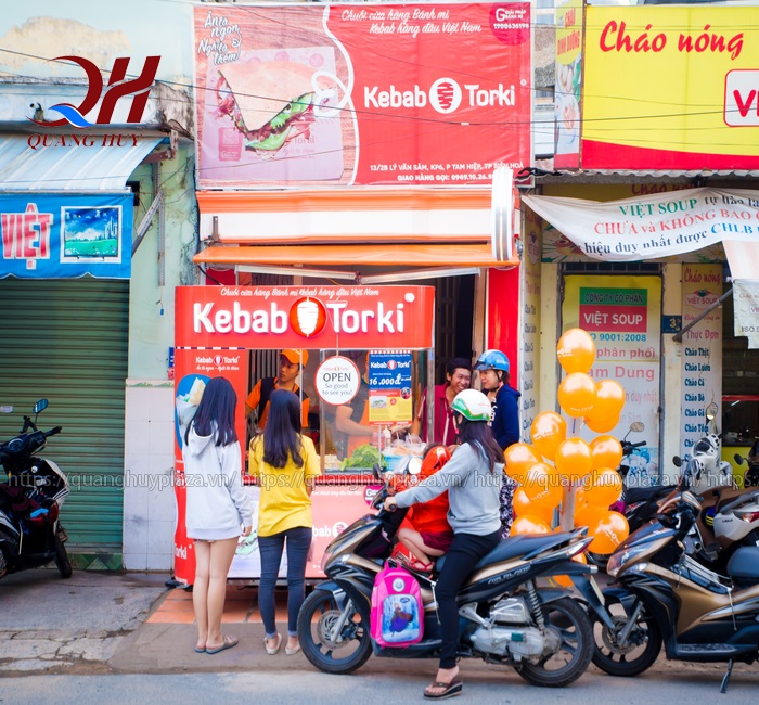 Xe bánh mì tokki phù hợp với những hộ kinh doanh vừa và có quy mô Xe bánh mì tokki phù hợp với những hộ kinh doanh vừa và có quy mô