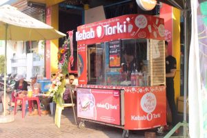 Mẫu thiết kế xe bánh mì kính 3