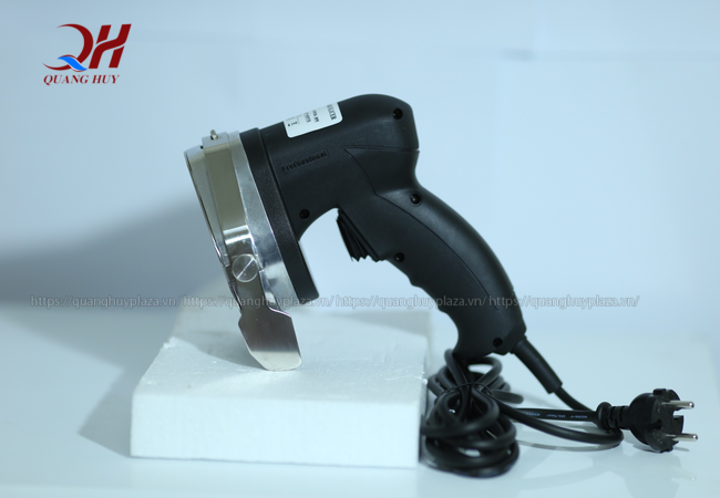 Máy cắt thị bánh mì tại Quang Huy Plaza
