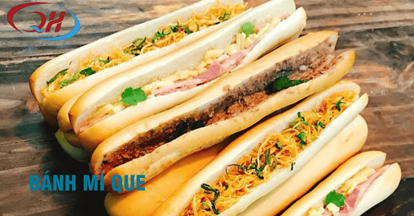 Quang Huy luôn chia sẻ công thức làm bánh mì que miễn phí với khách hàng