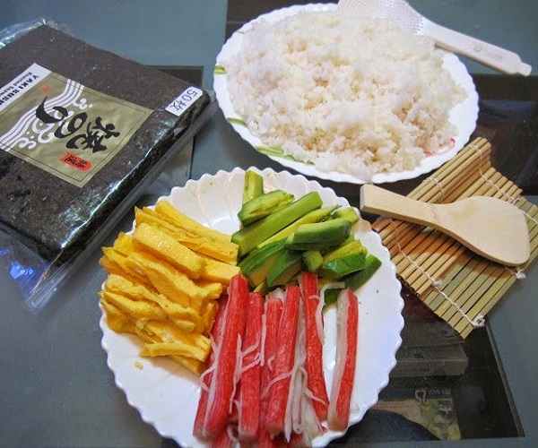 Nguyên liệu để làm cơm cuộn kimbap
