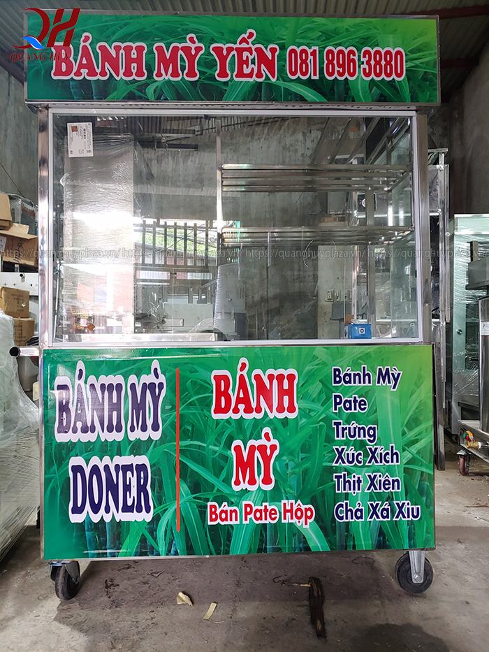 Tủ bán bánh mì có bánh xe đa năng tiện lợi của Quang Huy