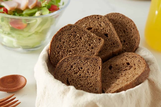Bánh mì đen- bảo bối cho người giảm cân