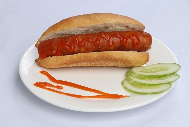 Thành phẩm món bánh mì kẹp xúc xích Thành phẩm món bánh mì kẹp xúc xích