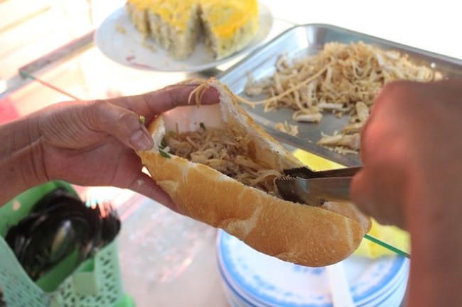 Hương vị bánh mì bì nức lòng bao thế hệ ở Sài Gòn