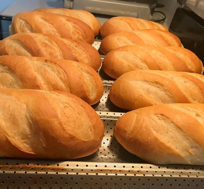 Hướng dẫn làm bánh mì lạt tại nhà siêu đơn giản