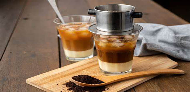 Cafe phin sữa đá được pha với tỷ lệ 2 cà phê : 1 sữa.