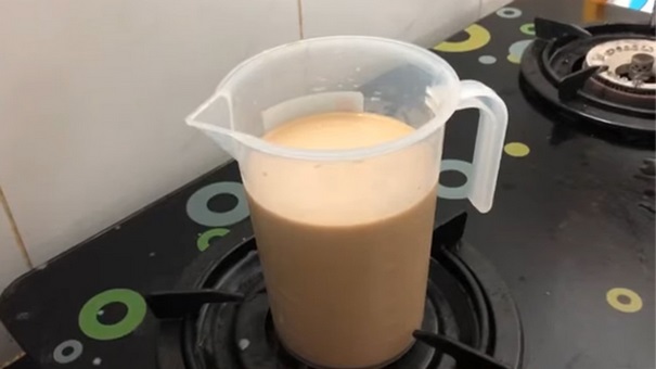 Pha trà sữa