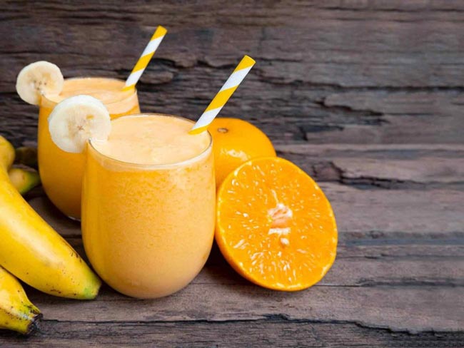 Những ly nước ép chuối cam hương vị cực ngon