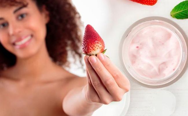 sinh tố dâu tây làm đẹp da