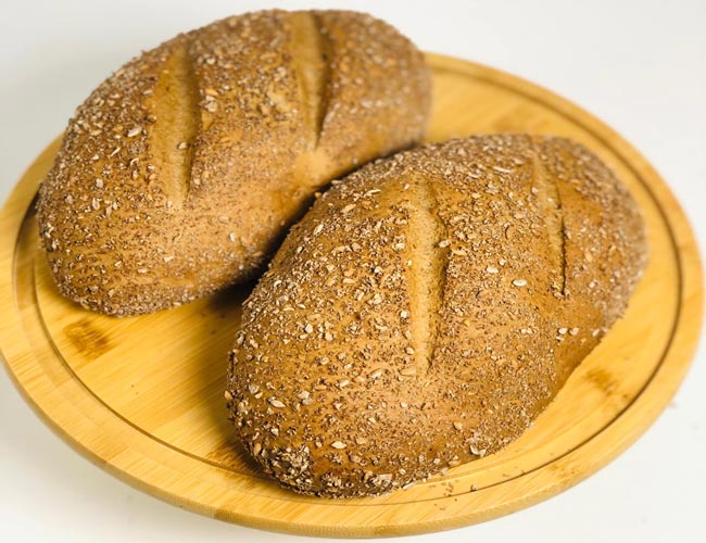 bánh mì đen cẩm vân bakery