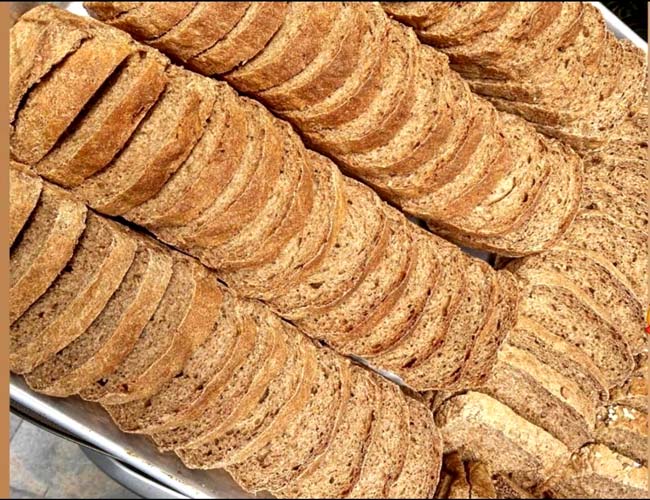 bánh mì đen healthy bread