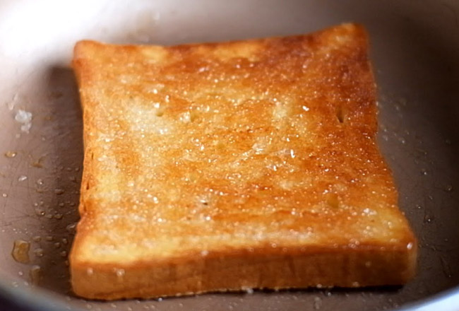 bánh mì bơ đường làm bằng chảo