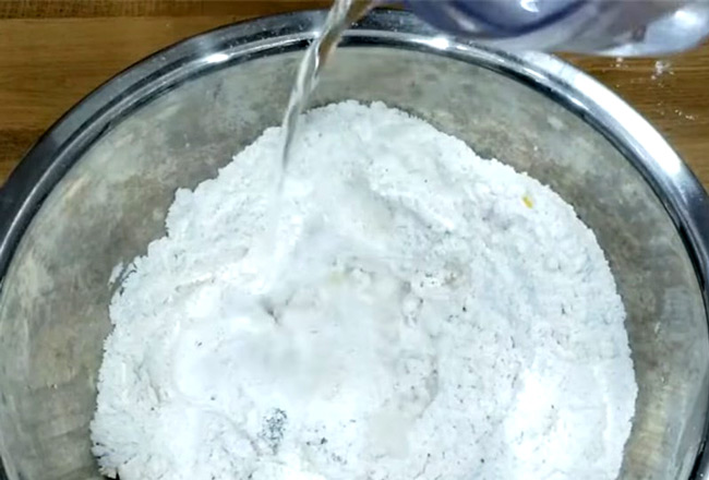 tạo khí bánh mì bằng muối nở và giấm