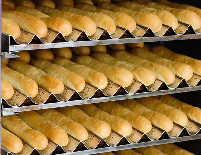 vỏ bánh mì que bán trong siêu thị