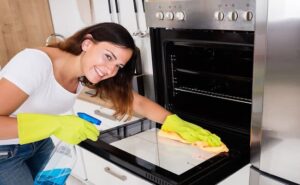 Cách vệ sinh lò nướng đơn giản nhanh sạch tại nhà